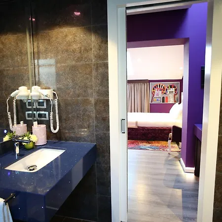 호텔 Neranxi Boutique Hotel - Ish Divina 4*