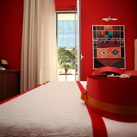 호텔 Neranxi Boutique Hotel - Ish Divina 4*