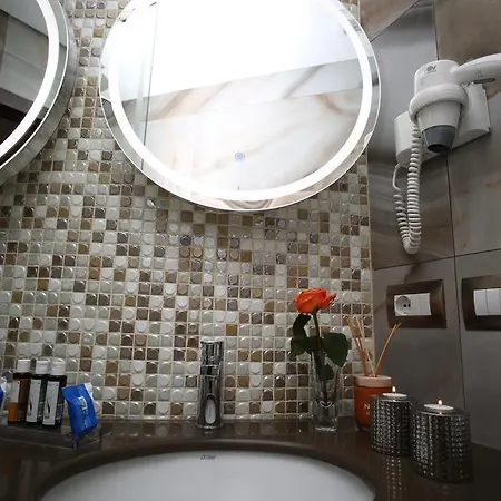 호텔 Neranxi Boutique Hotel - Ish Divina 4*