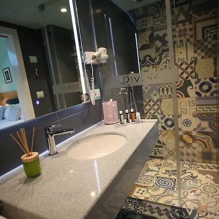 호텔 Neranxi Boutique Hotel - Ish Divina 4*
