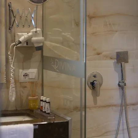 Neranxi Boutique Hotel - Ish Divina 4* 티라나