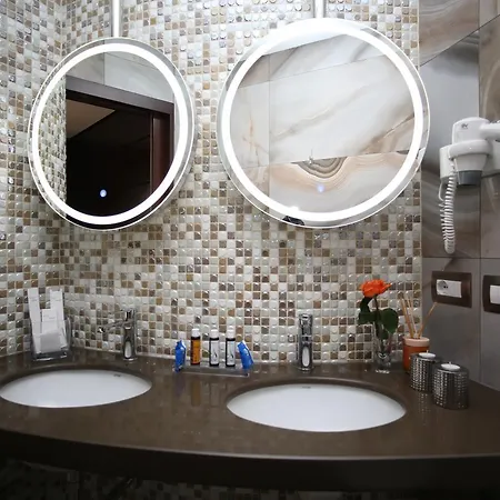 Neranxi Boutique Hotel - Ish Divina 4* 티라나