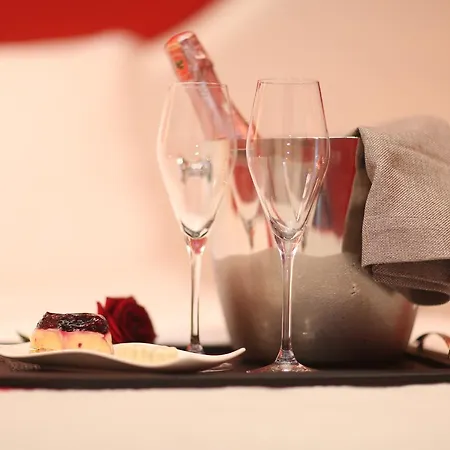 호텔 Neranxi Boutique Hotel - Ish Divina 4*