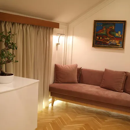 Neranxi Boutique Hotel - Ish Divina 티라나